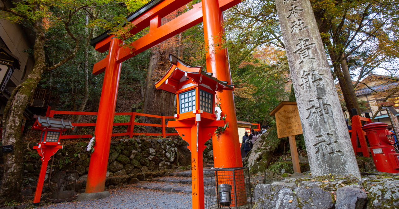 自転車観光における神社仏閣散走プロトコル地域の歴史や先人のストーリーを読み解き深い文化CXと地域活性化を生み出す自走式ツーリズムのイメージ